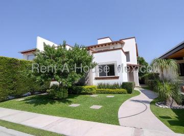 Casa de 4 habitaciones, Tequisquiapan · Casa en Venta con 4 Hab, 4 Baños en Tequisquiapan, Queretaro, Mexico.
