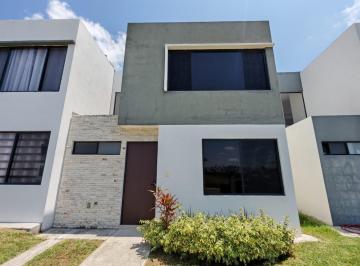 Casa · 60m² · 3 Recámaras · 2 Estacionamientos · Casa en Residencial La Querencia