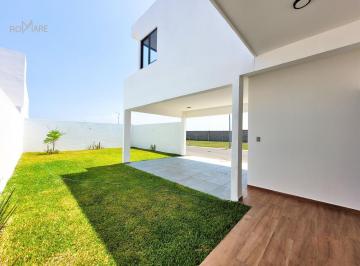 Casa · 185m² · 3 Recámaras · 2 Estacionamientos · Casa Jardín Amplio y Terraza | Lomas de La Riojas