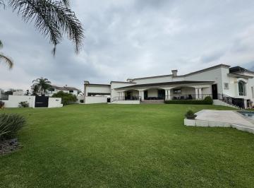 Casa · 610m² · 3 Recámaras · 5 Estacionamientos · Casa en Venta en Bosques de Valle Alto, Monterrey, Casa de un Piso
