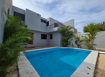 Casa · 166m² · 3 Recámaras · 2 Estacionamientos · Casa en Renta, en Montebello, Mérida, Yucatán