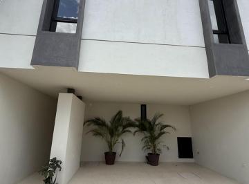 Casa en condominio · 166m² · 3 Recámaras · 2 Estacionamientos · Venta Espectacular Casa de 3 Recamaras y Rooftop con Piscina en Privada en Real Montejo