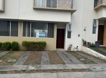 Casa de 3 habitaciones, Zapopan · Casa en Renta en Fraccionamiento Arrayanes Habitat