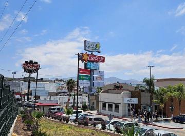 dd2b4ca32c203d8b93161774548e9e65dfea15d6a3a1b55a9cb0293682bab6b8 · Local Comercial en Plaza Abedules