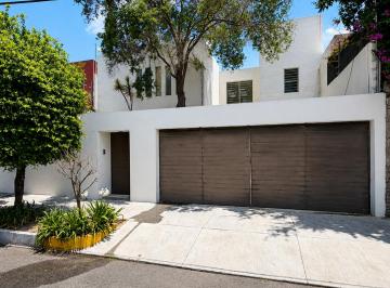 Casa de 3 habitaciones, Zapopan · Casa en Venta en Ciudad del Sol