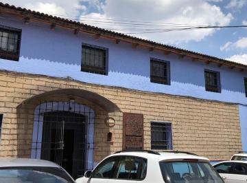 Casa · 566m² · 4 Recámaras · 7 Estacionamientos · Venta de Casa en El Centro de Metepec
