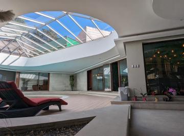 Casa · 1715m² · 4 Recámaras · 10 Estacionamientos · Venta de Residencia en San Carlos Club de Golf Metepec