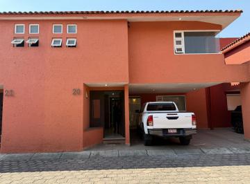 Casa · 150m² · 3 Recámaras · 2 Estacionamientos · Venta de Casa en Metepec Sobre Av Tecnologico