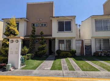 Casa · 110m² · 3 Recámaras · 2 Estacionamientos · Casa en Venta en Las Misiones Toluca