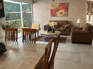 Casa · 300m² · 3 Recámaras · 2 Estacionamientos · Casa en Venta en Fraccionamiento La Marquesa