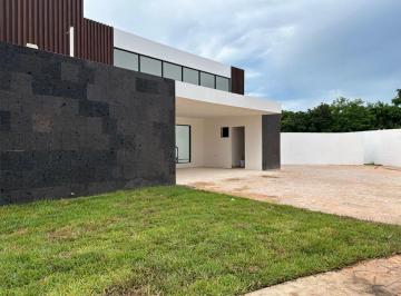 Casa de 4 habitaciones, Mérida · Casa en Venta en Privada Jardines de Rejoyada Al Norte de Merida