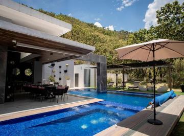 Casa en condominio de 4 habitaciones, Tlajomulco de Zúñiga · Casa de Lujo en Venta con Alberca, El Palomar, Tlajomulco