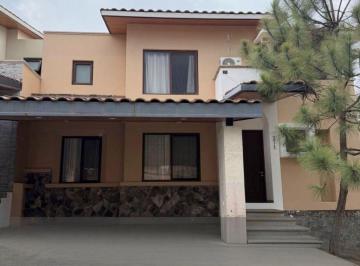 Casa de 4 habitaciones, Morelia · Casa en Renta Club de Golf Altozano