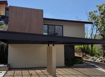 Casa · 506m² · 4 Recámaras · 3 Estacionamientos - Beli Real Estate · Casa en Renta Club de Golf Altozano