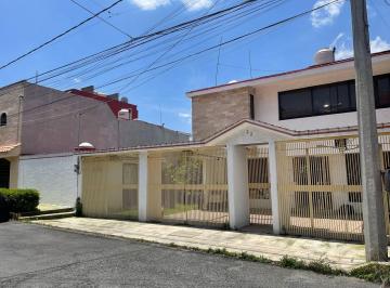 Casa · 218m² · 3 Recámaras · 3 Estacionamientos · Casa - Colina del Sur