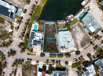 Terreno / Lote · 770m² · Terreno en Venta Frente Al Canal en Canales, Puerto Cancún