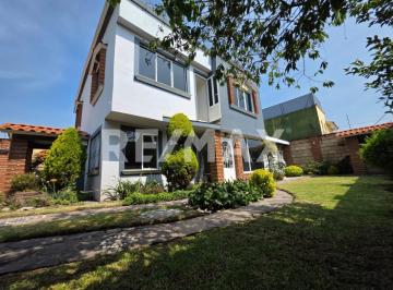 Casa en condominio · 211m² · 4 Recámaras · 5 Estacionamientos · Casa en Venta, San Lorenzo Tepaltitlán, Toluca, Estado de México. - (4)