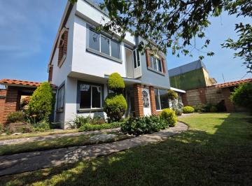 Casa en condominio · 211m² · 4 Recámaras · 5 Estacionamientos · Casa en Venta, San Lorenzo Tepaltitlán, Toluca, Estado de México. - (4)