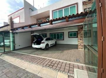 Casa · 528m² · 5 Recámaras · 3 Estacionamientos · Casa en Venta - (4)