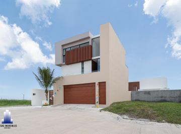 Casa · 250m² · 3 Recámaras · 2 Estacionamientos · Casa en Venta Lomas del Sol