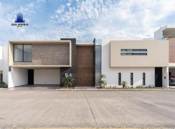 Casa · 505m² · 5 Recámaras · 2 Estacionamientos · Casa en Venta, Lomas del Sol