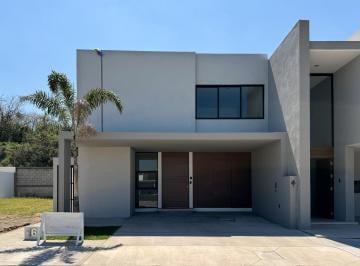 Casa · 210m² · 4 Recámaras · 2 Estacionamientos · Casa en Venta Lomas del Dorado Boca del Río
