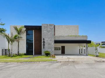 Casa · 408m² · 4 Recámaras · 3 Estacionamientos · Casa en Venta Punta Tiburón