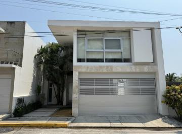 Casa · 312m² · 3 Recámaras · 4 Estacionamientos · Casa en Venta Rincon del Conchal