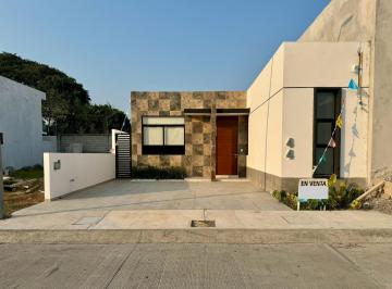 Casa · 106m² · 2 Recámaras · 2 Estacionamientos · Casa en Fraccionamiento Lomas del Dorado