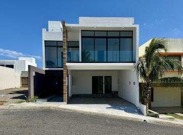 Casa · 233m² · 3 Recámaras · 2 Estacionamientos · Casa en Fraccionamiento Lomas de La Rioja