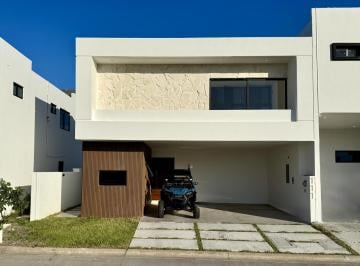 Casa · 203m² · 3 Recámaras · 2 Estacionamientos · Casa en Venta Punta Tiburón