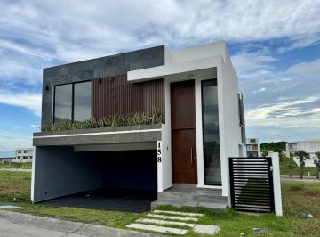 Casa · 205m² · 3 Recámaras · 2 Estacionamientos · Casa en Venta Punta Tiburón