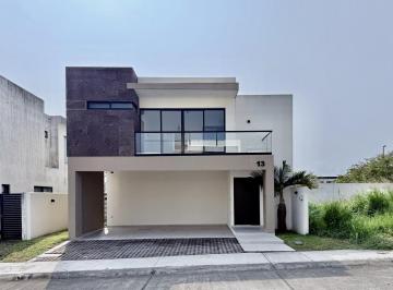 Casa · 232m² · 3 Recámaras · 2 Estacionamientos · Casa en Venta Punta Tiburón
