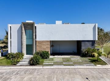 Casa · 500m² · 3 Recámaras · 4 Estacionamientos · Casa en Fraccionamiento Club de Golf Dos Riberas