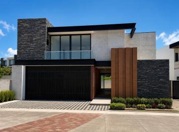 Casa · 351m² · 3 Recámaras · 2 Estacionamientos · Casa en Venta Punta Tiburon