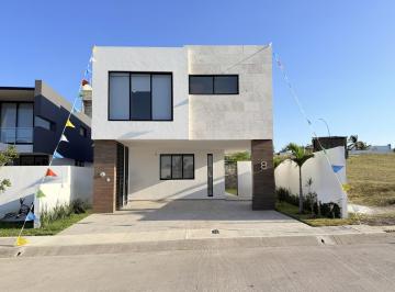 Casa · 210m² · 3 Recámaras · 2 Estacionamientos · Casa en La Riviera Veracruzana