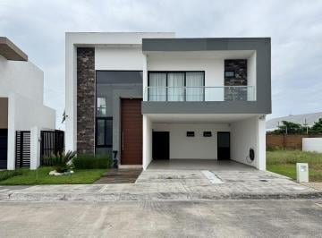 Casa · 303m² · 4 Recámaras · 2 Estacionamientos · Casa en Venta Punta Tiburon Riviera Veracruzana