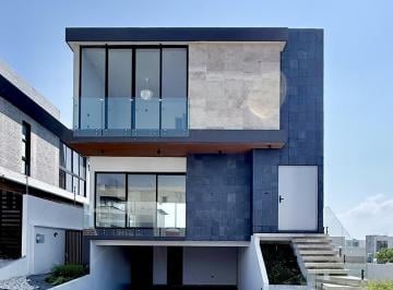 Casa · 305m² · 4 Recámaras · 2 Estacionamientos · Casa en Venta Punta Tiburon Riviera Veracruzana