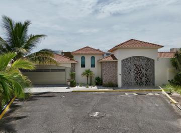 Casa · 511m² · 3 Recámaras · 3 Estacionamientos · Casa en Venta Playas del Conchal