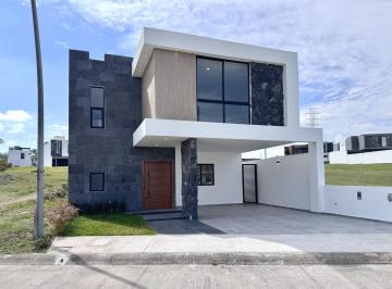Casa · 217m² · 4 Recámaras · 2 Estacionamientos · Casa Nueva en Venta Lomas del Dorado Boca del Río