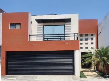 Casa · 320m² · 3 Recámaras · 2 Estacionamientos · Casa Nueva en Venta Lomas Residencial Riviera Veracruzana
