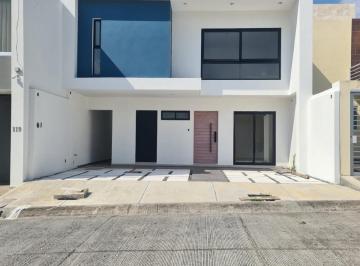 Casa · 200m² · 4 Recámaras · 2 Estacionamientos · Casa Nueva en Venta Lomas Residencial Riviera Veracruzana