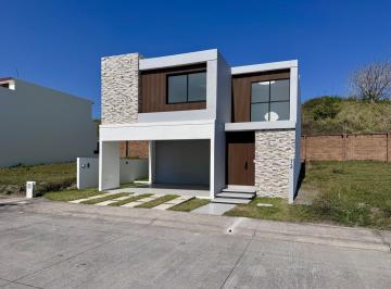 Casa · 256m² · 4 Recámaras · 2 Estacionamientos · Casa Nueva en Venta Punta Tiburon Riviera Veracruzana