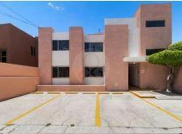 Departamento · 160m² · 3 Recámaras · 1 Estacionamiento · Departamento en Renta en Los Arcos