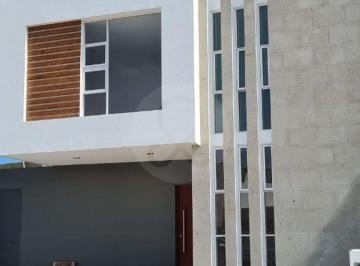 Casa · 181m² · 3 Recámaras · 3 Estacionamientos · Casa en Venta en Fraccionamiento Los Encinos