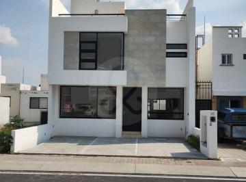 Casa · 174m² · 3 Recámaras · 2 Estacionamientos · Casa en Venta en Fraccionamiento El Mirador