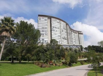 Departamento · 180m² · 3 Recámaras · 2 Estacionamientos · Departamento en Venta en Bosque Real