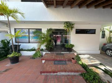 Casa de 4 habitaciones, Benito Juárez · Casa Residencial con Espacio Para Clínica U Oficinas en Venta Frente a Puerto Cancun