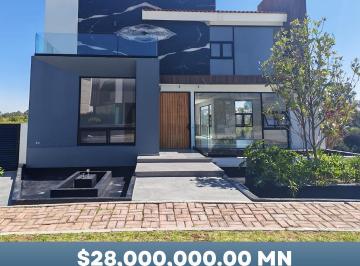 Casa · 493m² · 3 Recámaras · 3 Estacionamientos · Casa en Venta en La Vista Country Club Puebla, Pue.