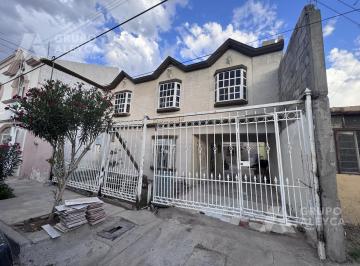 Casa · 170m² · 4 Recámaras · 2 Estacionamientos · Casa Niños Heroés (Por Pistolas Meneses)